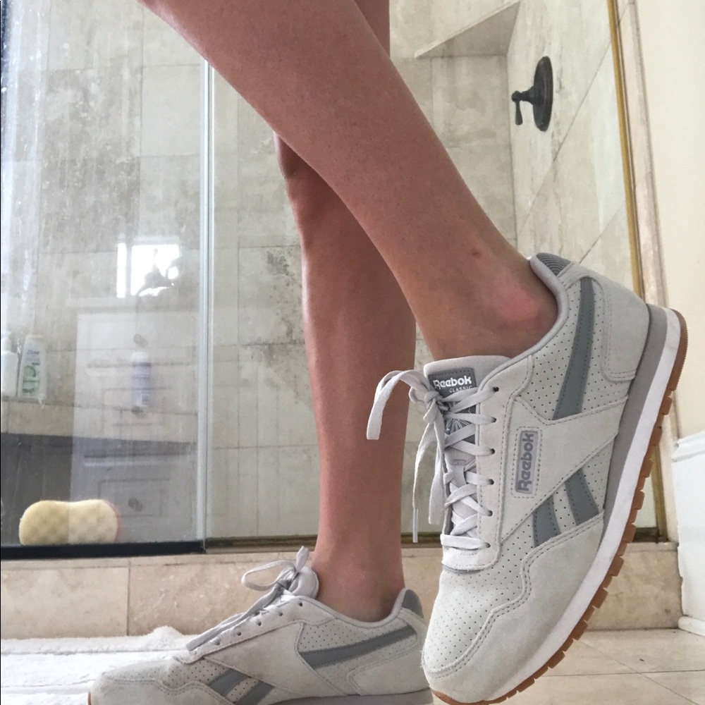 never worn reebok’s